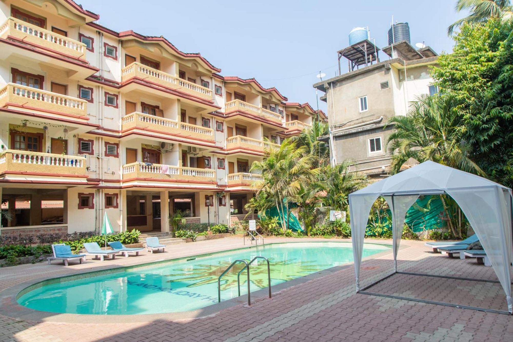 Cherrystay Holiday Resort -Candolim Beach Exteriör bild